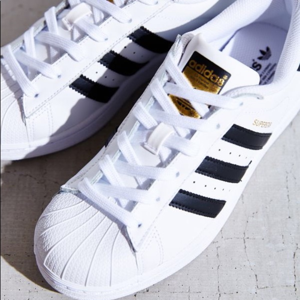 Adidas superstars